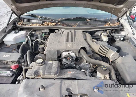 2003 Lincoln Town Car Signature from USA, damaged, VIN 1LNHM82WX3Y700391